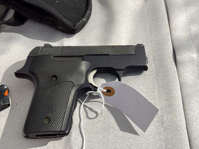 Smith and Wesson 22 LR Model2214