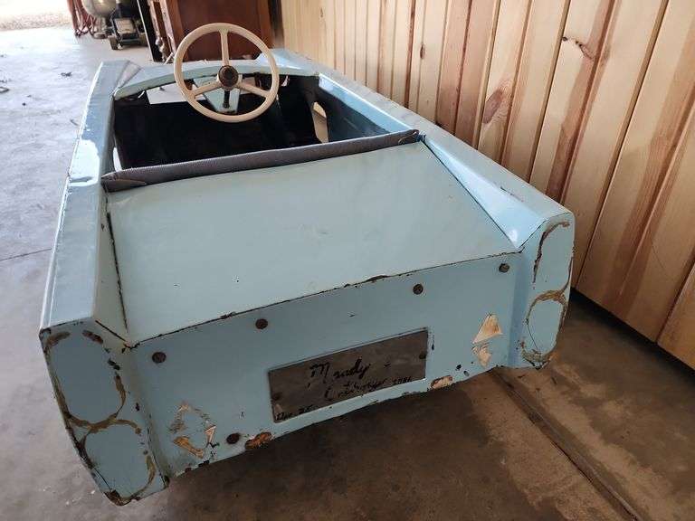 12v Kids Electric Car ( needs battery ) runs