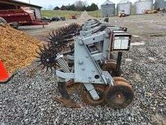 Hiniker 5000 Cultivator 16 ft.