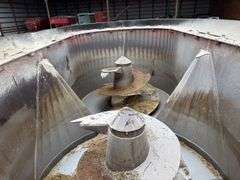 Meyer  F585 TMR Grain Mixer