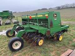 John Deere 750 Grain Drill 14 ft.