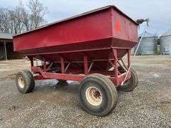 M&W Gravity Wagon with  Tarp