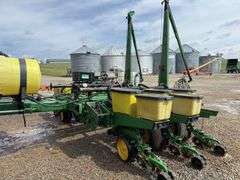 John Deere 7200 Planter 12-Row