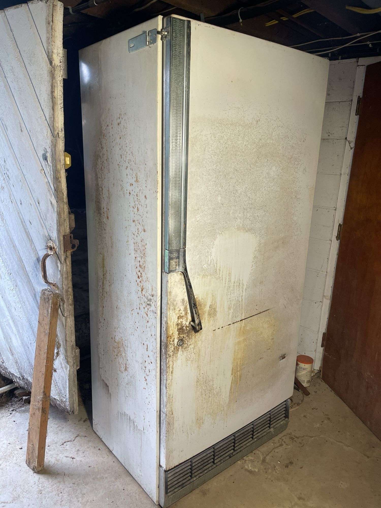 Cold spot freezer - works