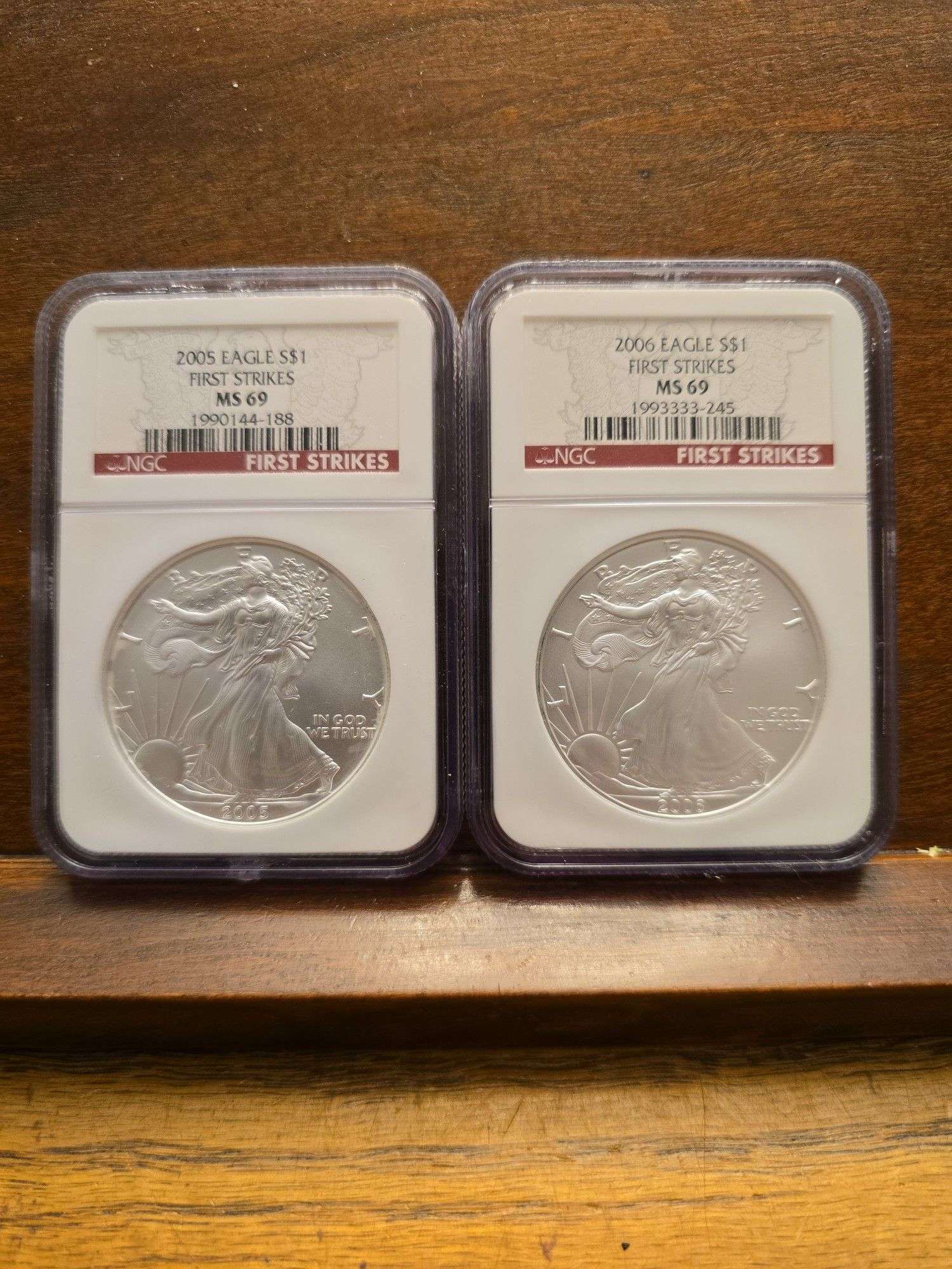 2005,06 SILVER EAGLES NGC MS69