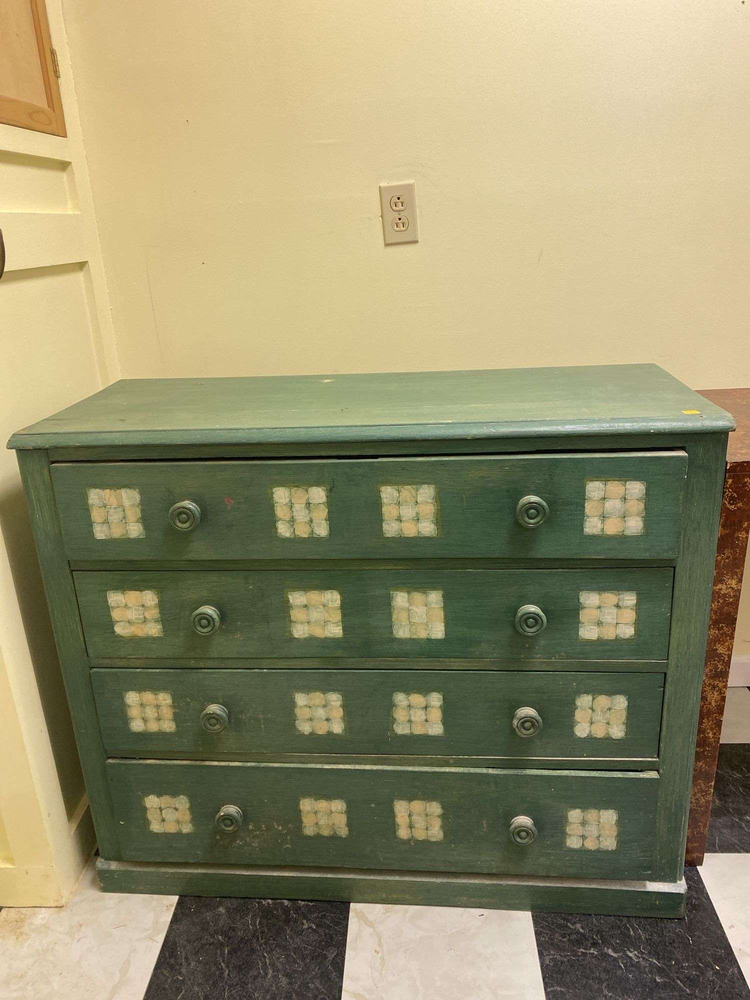 Antique Wooden Chest of Drawers