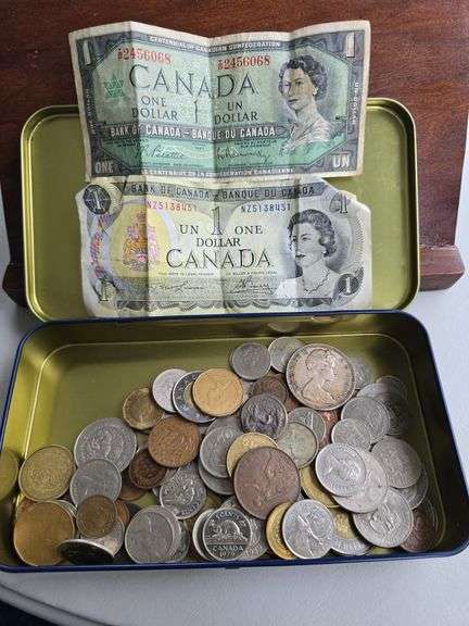 LOT OF WORLD COINS AND CURRENCY INCLUDING CANADIAN SILVER DOLLAR