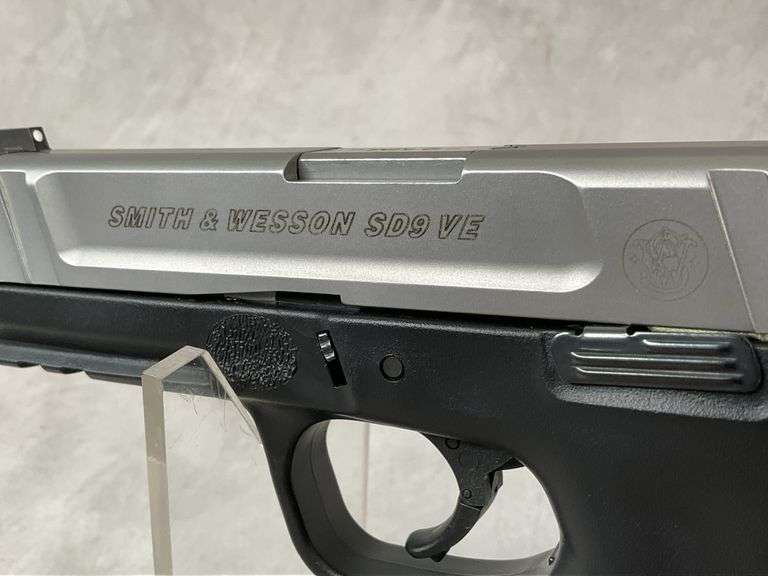 Smith & Wesson SD9 VE 9mm Serial#HEN8088