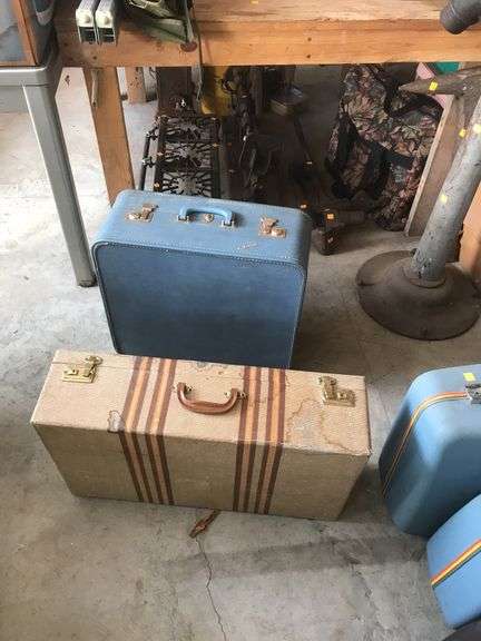 2 Vintage suitcases