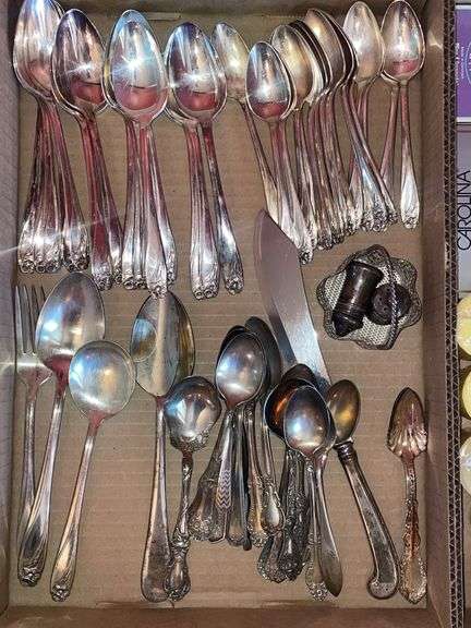1847 ROGERS BROS. DAFFODIL SPOONS AND MORE
