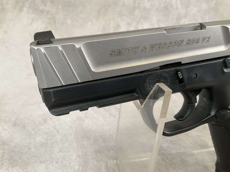 Smith & Wesson SD9 VE 9mm Serial#HEN8088