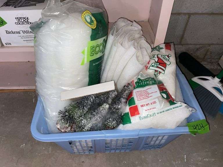 SNOW BLANKETS, SNOW, AND TREE ACCESSORIES