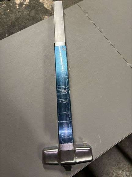 Push bar door device