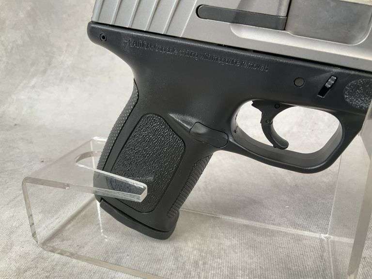 Smith & Wesson SD9 VE 9mm Serial#HEN8088