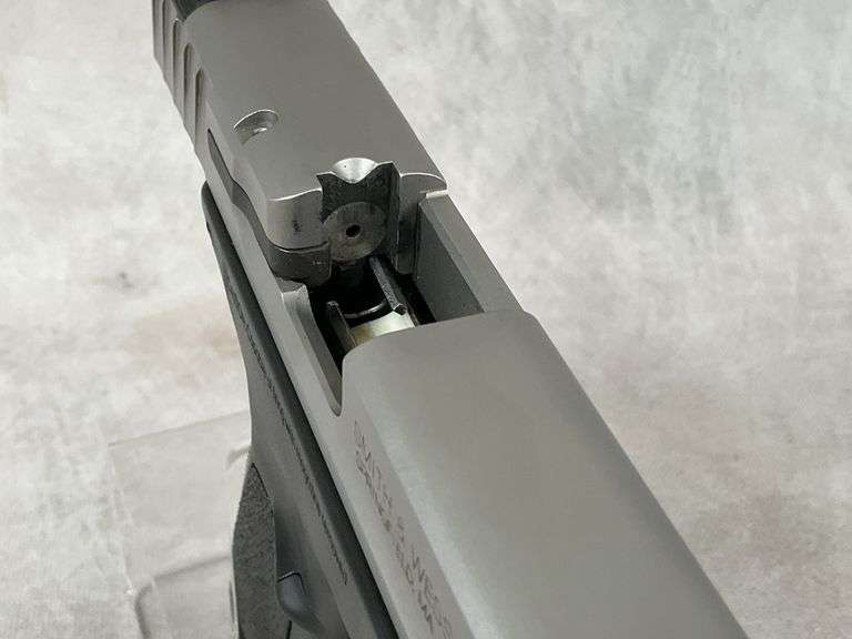 Smith & Wesson SD9 VE 9mm Serial#HEN8088