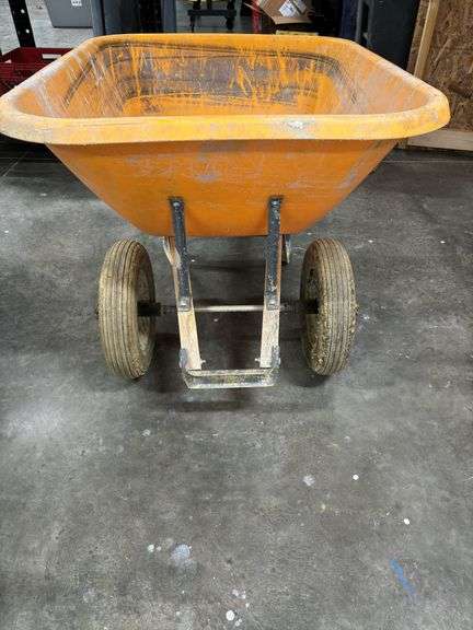 Wheelbarrow with dual wheels