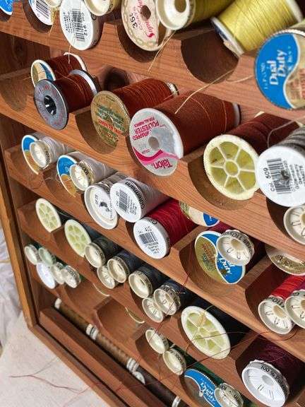 STORAGE BOX OF THREAD