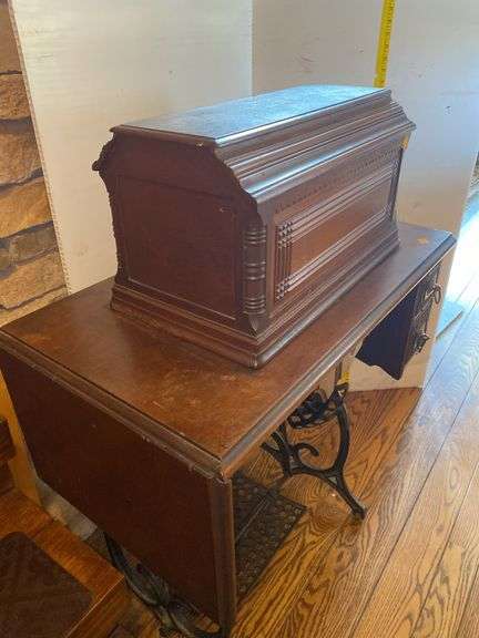 Antique Favorite Sewing Machine and Table
