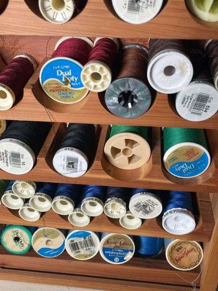 STORAGE BOX OF THREAD
