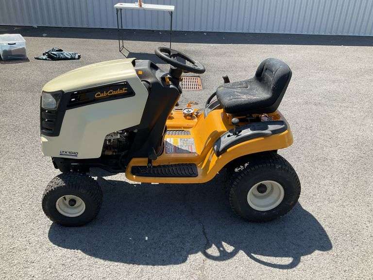Cub Cadet 42” Riding Lawn Mower