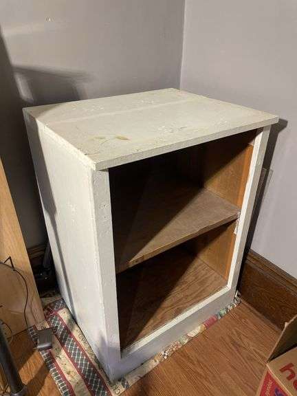White cabinet -23x20x32