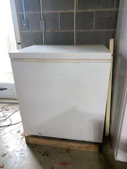 CSA Chest Freezer - Kaufman Realty & Auctions