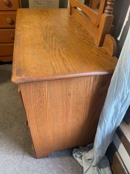 Wooden kneehole Desk - 40x18x29
