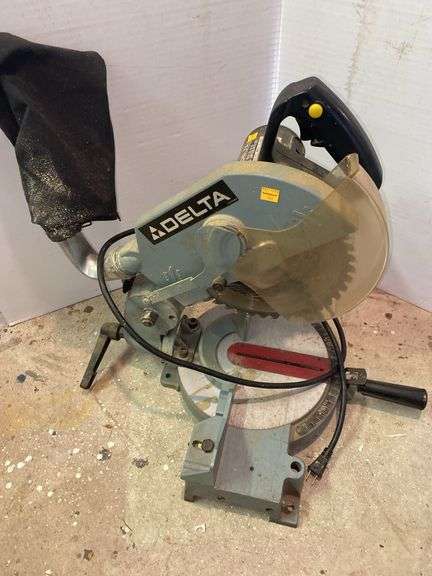 Delta Compound Miter Saw