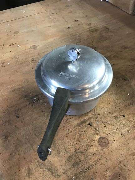 Vintage Mirro Matic pressure cooker