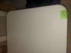 FOLDING TABLE