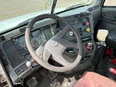 2005 Freightliner Columbia - runs good