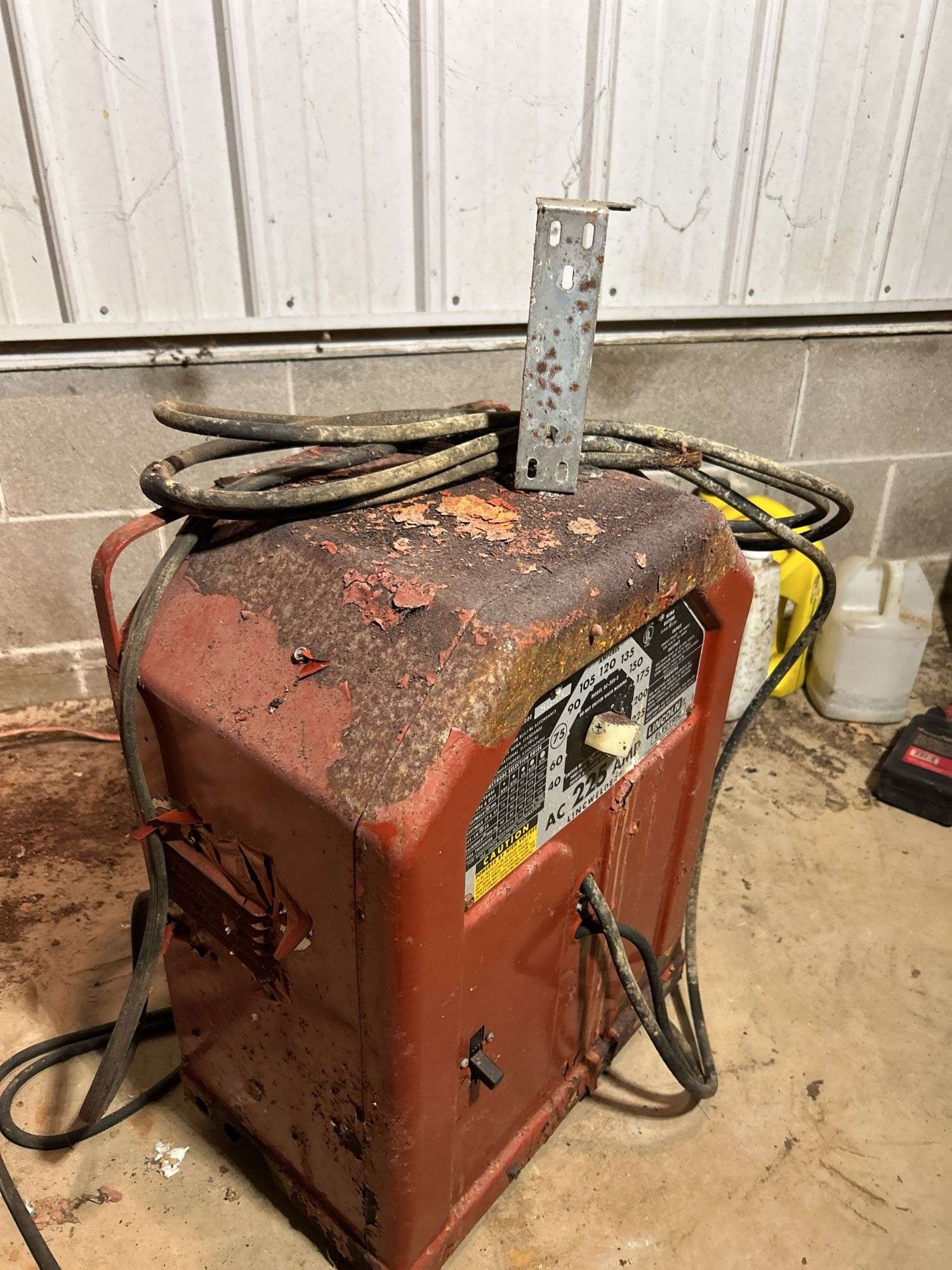 Lincoln Electric 225 Amp welder - as is