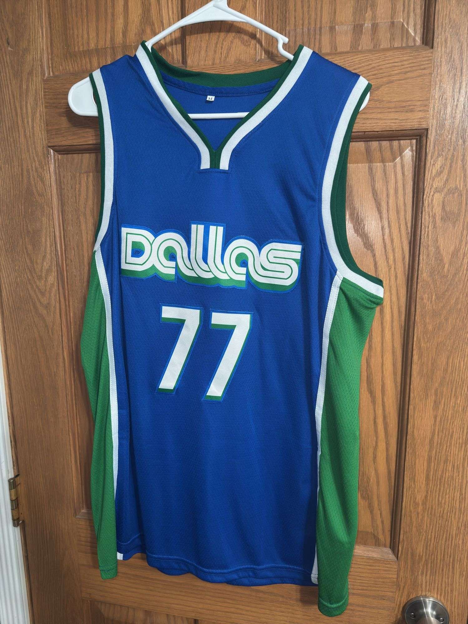 Luka Doncic Dallas Mavericks Jersey (Size M)
