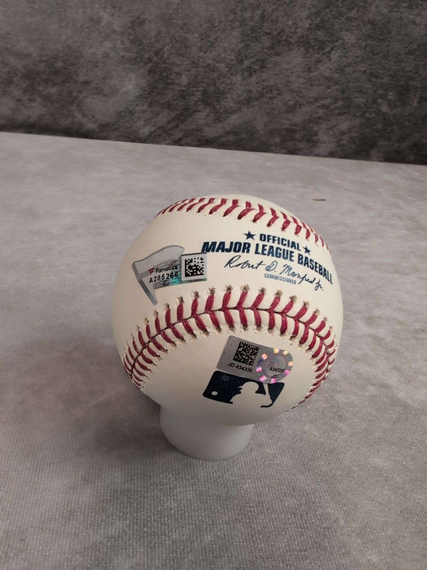 Corey Kluber signed CY Young baseball, MLB with stats (12/17 ALCY) , Fanatics