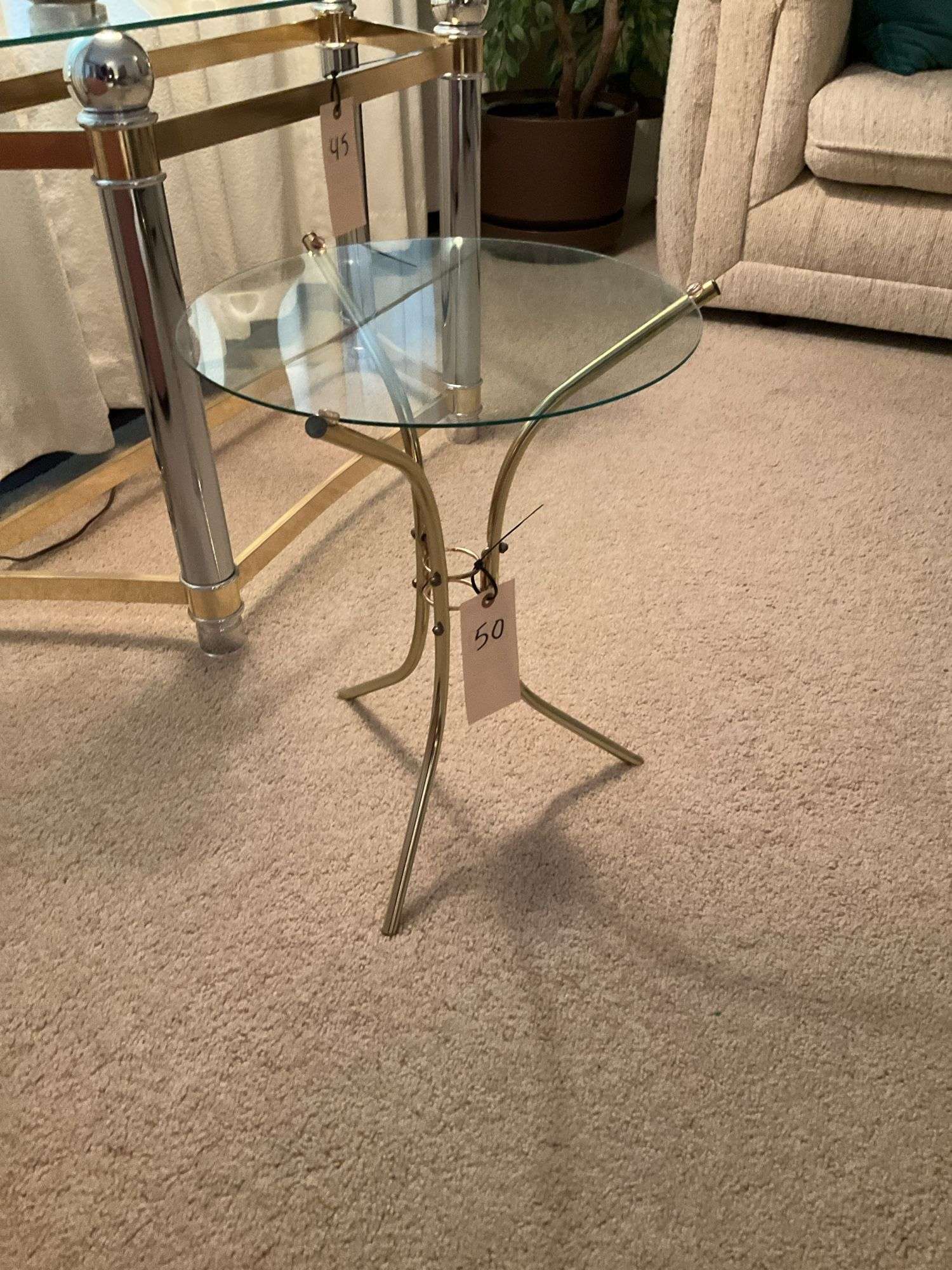 SMALL GLSS TOP END TABLE