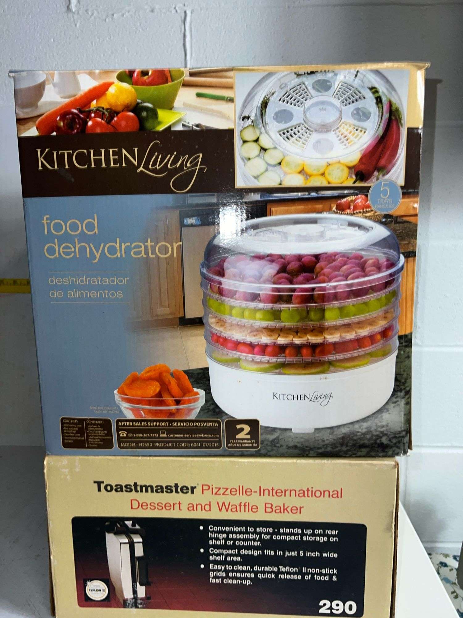 Toastmaster Waffle Maker, Kitchen Living Dehydrator
