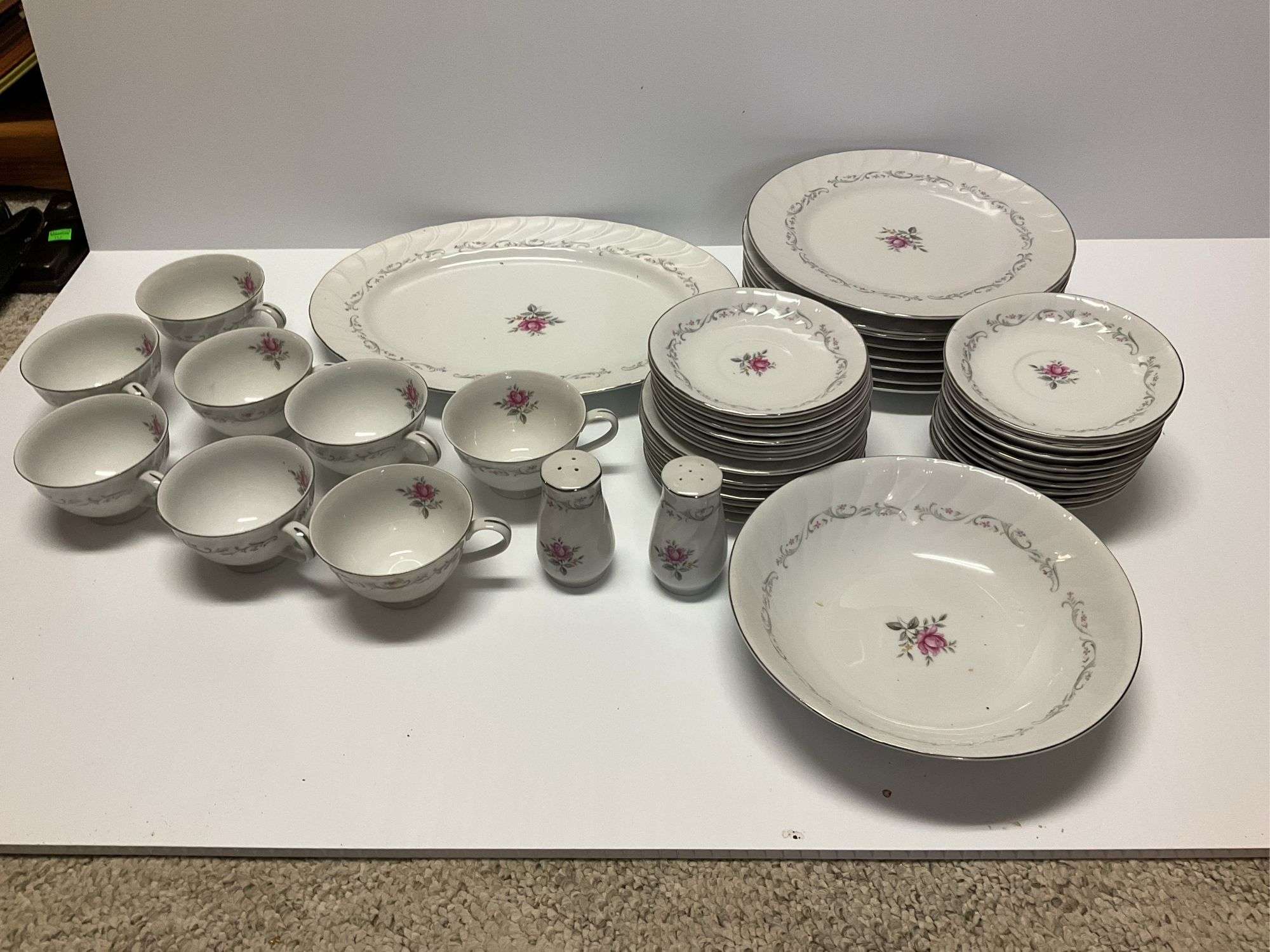 Royal Swirl Fine China Collection