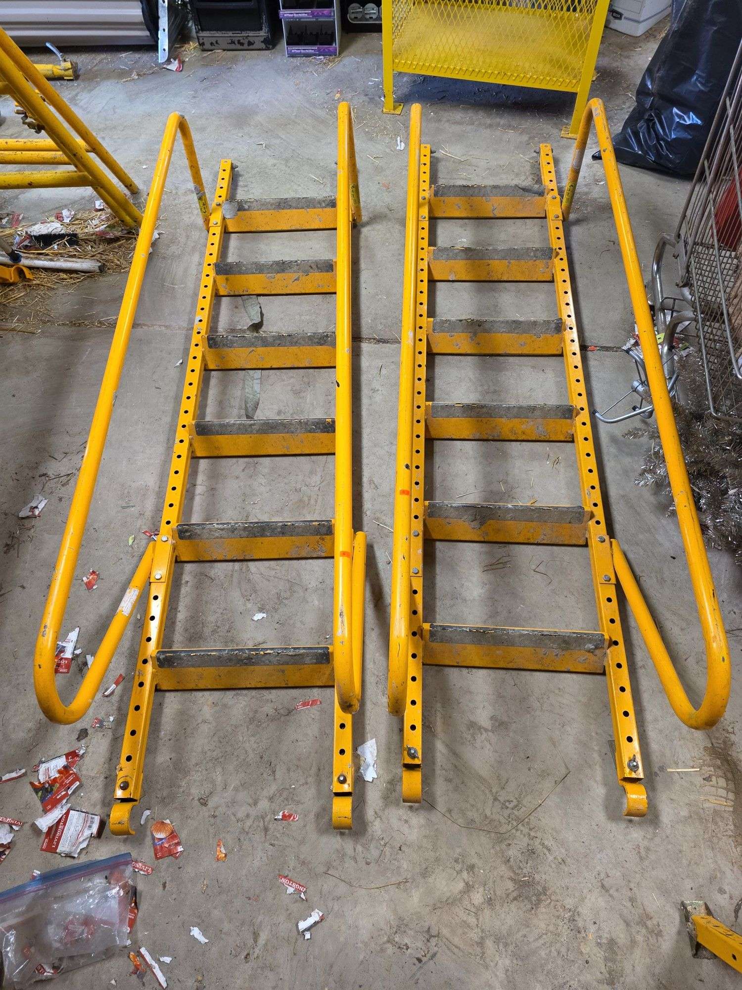 7ft Biljax Scaffolding Ladder Section w/rails - Kaufman Realty & Auctions