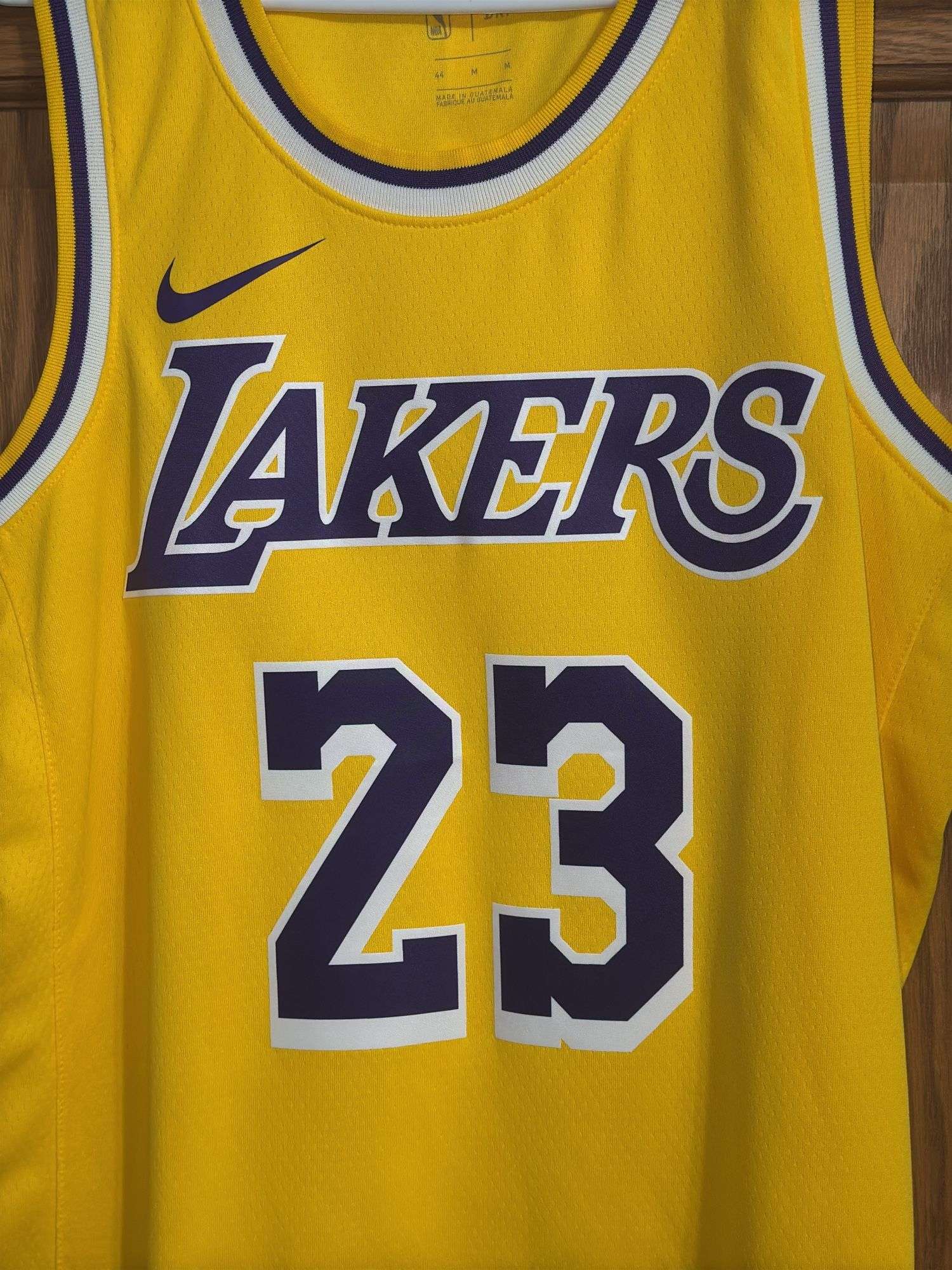 LeBron James Los Angeles Lakers Swingman Jersey (Size 44/M)
