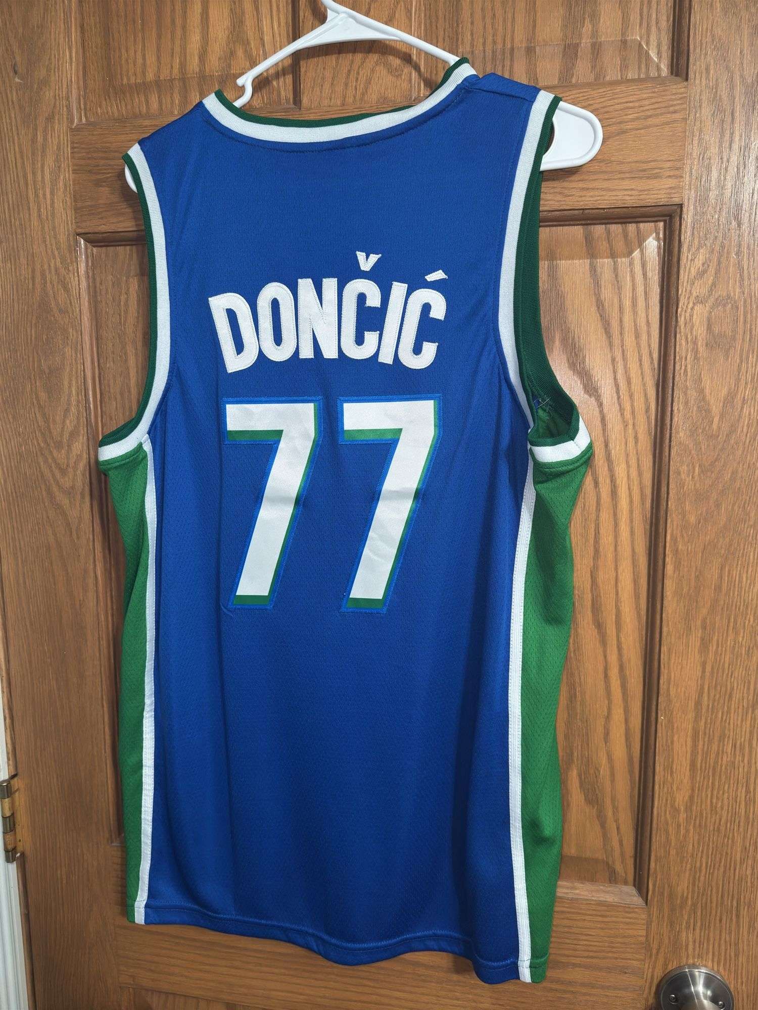 Luka Doncic Dallas Mavericks Jersey (Size M)