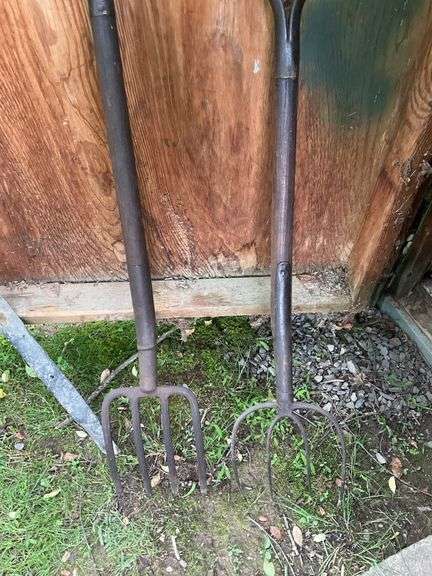 2 Pitch Forks