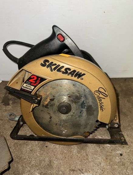 Black & Decker 7-1/4in Circular Saw and Skilsaw 7-1/4in Circular Saw