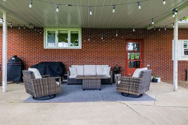 Kidron Home SOLD $593,000