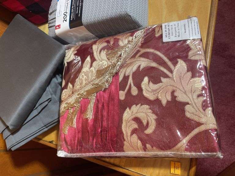Mostly new Sheet sets & pillow cases