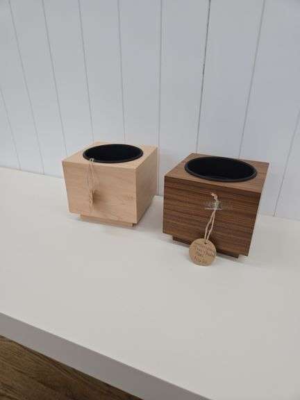 (2) wooden planters w/ liners