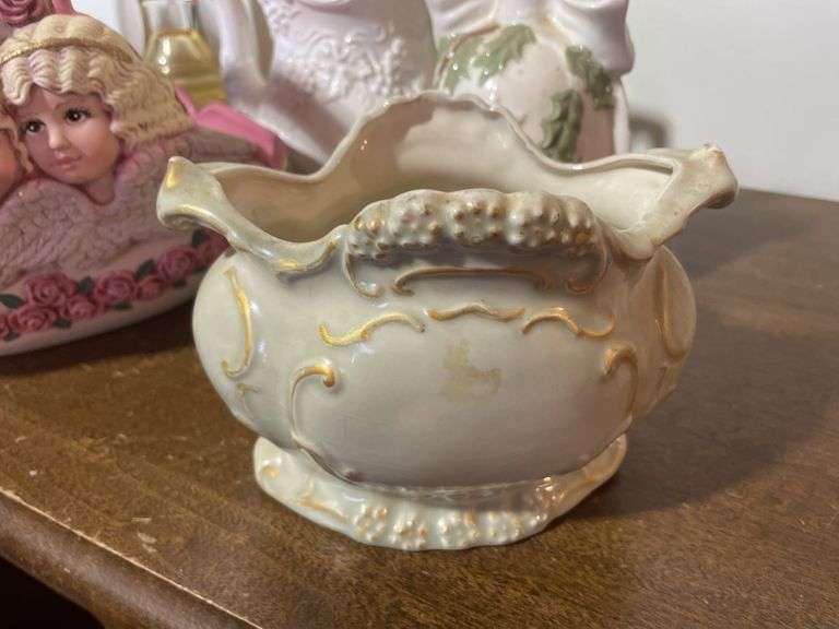 (4) lamps, decorative basket, pitchers and more