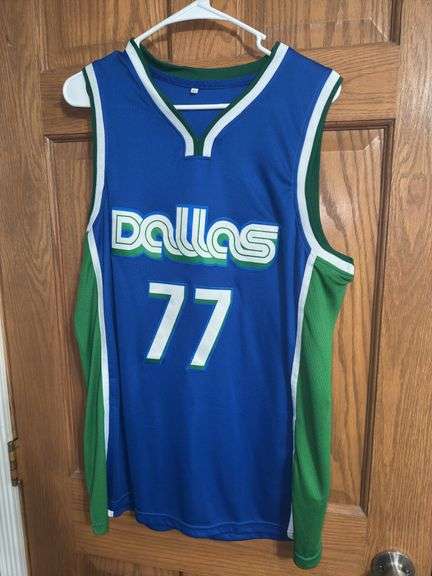 Luka Doncic Dallas Mavericks Jersey (Size M)