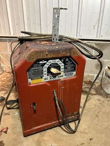 Lincoln Electric 225 Amp welder - as is