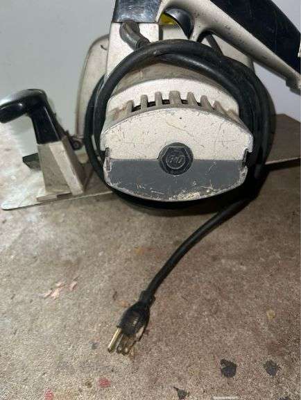 Black & Decker 7-1/4in Circular Saw and Skilsaw 7-1/4in Circular Saw