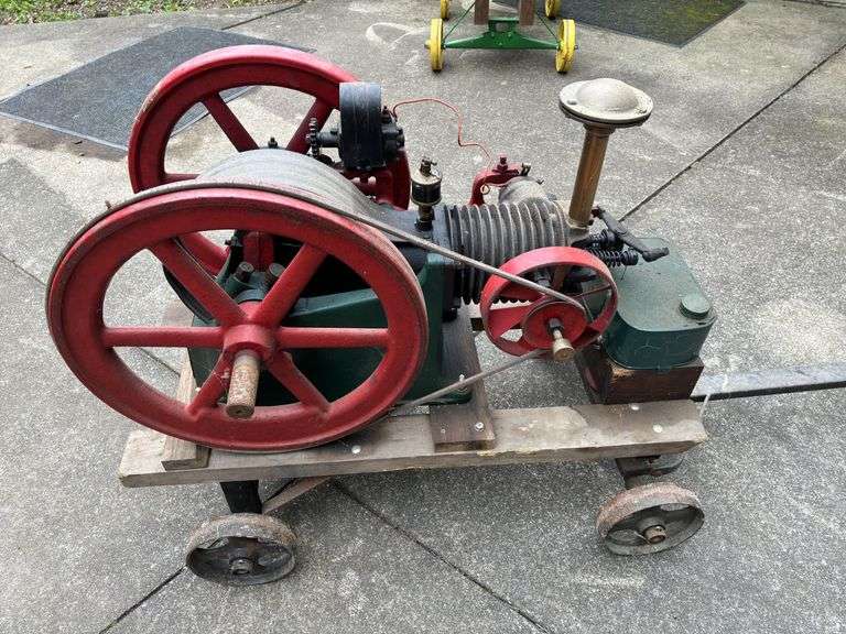 Associated 2 1/4 H.P. Hit and miss engine - Kaufman Realty & Auctions